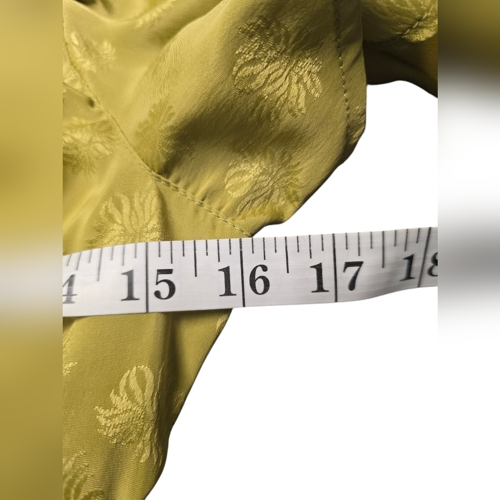 Urban Outfitters Webster Jacquard Flutter Sleeve Cropped Top Size M Gold Casual - Picture 7 of 9